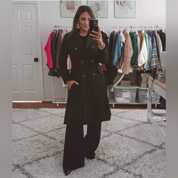 Black coat in great condition. - Picture 2 of 3